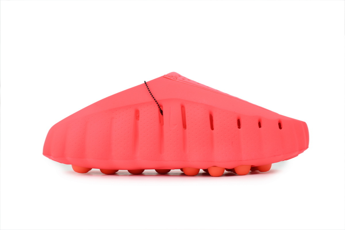 Nike Mind 001 red-Slippers run one size smaller than sneakers, so please order slippers one size up.